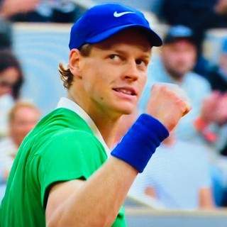 Sinner batte Bublik e raggiunge Musetti: dopo 65 anni due italiani in semifinale al Roland Garros