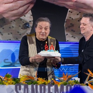 Gli 80 anni di Tullio De Piscopo al Festival: “Mi hanno salvato la musica, l’amore e Pino Daniele” (Video)