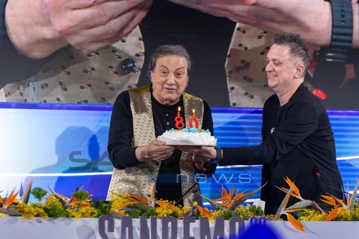 Gli 80 anni di Tullio De Piscopo al Festival: “Mi hanno salvato la musica, l’amore e Pino Daniele” (Video)