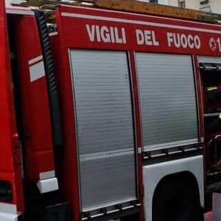 Incendio in fabbrica di plastiche a Desio