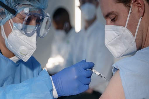Vaccini, Fontana: «La Lombardia ha raggiunto risultati eccezionali: 8 milioni di vaccinati»» Vaccini, Fontana: «La Lombardia ha raggiunto risultati eccezionali: 8 milioni di vaccinati»»