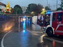 Maltempo sul Varesotto, a Tradate due auto intrappolate nei sottopassi allagati, a Capolago Sp1 chiusa: caduti già 110 millimetri di pioggia