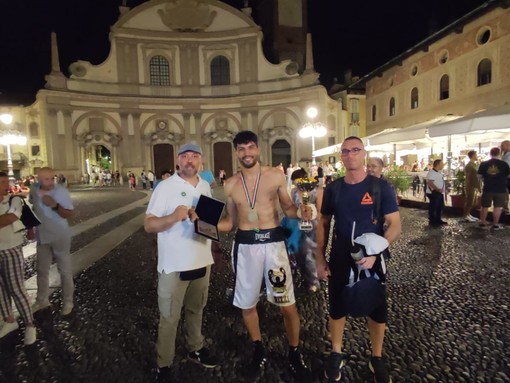 Vigevano: boxe in piazza Ducale, Alberto &quot;The Gentlemen&quot; Rizzi incanta il pubblico