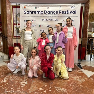 Danza, le giovani della Costanza Mortara si sono esibite al teatro Ariston di Sanremo