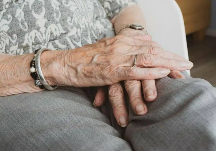 Robecco sul Naviglio, allarme truffe agli anziani: segnalate due donne che si introducono nelle case Robecco sul Naviglio, allarme truffe agli anziani: segnalate due donne che si introducono nelle case