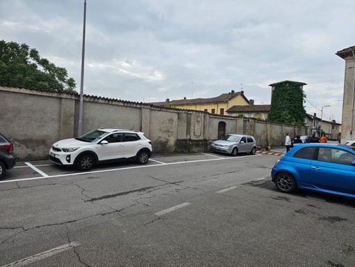 - FOTONOTIZIA - Pieve del Cairo, nuovi parcheggi e dissuasore di velocità in via Gianzana