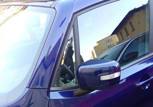 Magenta, furto in pieno centro: rotto il vetro di un’auto, rubata la borsa all’interno