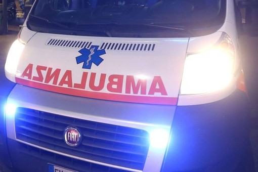Mortara: scontro tra auto sulla statale 211, ragazza 26enne e uomo 45enne trasportati in codice giallo al San Matteo Mortara: scontro tra auto sulla statale 211, ragazza 26enne e uomo 45enne trasportati in codice giallo al San Matteo