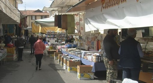 Mortara, mercato non alimentare in piazza Trento. Granelli: “Nessuno ha vinto sul Comune, avevamo già predisposto tutto”