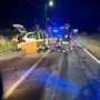 Lomello: auto si schianta contro un palo della luce, feriti due ragazzi