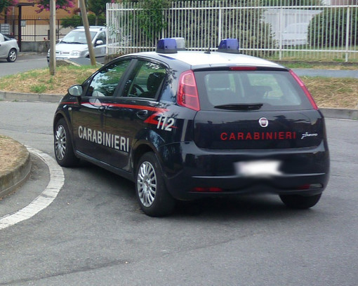 Pavia: non si fermano all’alt dei carabinieri, bloccati dopo un rocambolesco inseguimento