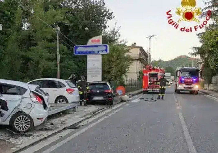 Si ribalta con l’auto e centra un contatore del metano: fuga di gas in Oltrepò Pavese