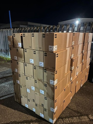 Bressana, cercano di rubare 200 scatoloni di Lego da un camion parcheggiato in ditta di logistica. I carabinieri sventano un colpo da 20mila euro