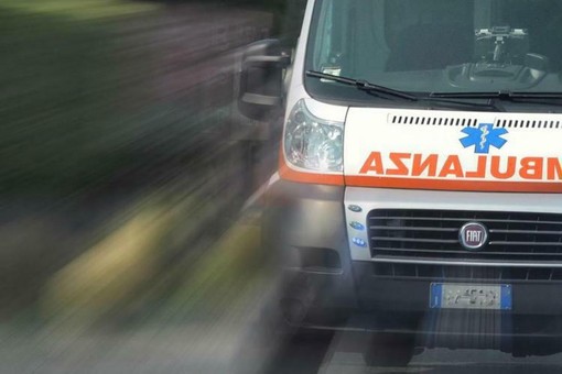 Schianto in moto contro un’auto, uomo di 61 anni muore nel Pavese
