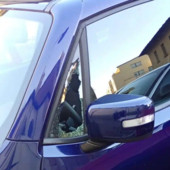 Magenta, furto in pieno centro: rotto il vetro di un’auto, rubata la borsa all’interno