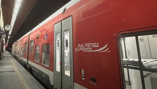 Travolta dal Malpensa Express: un'altra vittima sui binari Travolta dal Malpensa Express: un'altra vittima sui binari