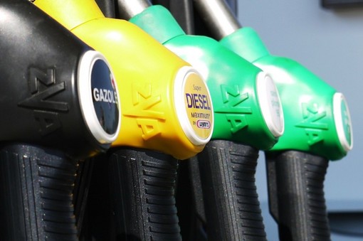 Sospeso lo sconto carburante: dal 1° marzo stop al pieno a prezzo agevolato Sospeso lo sconto carburante: dal 1° marzo stop al pieno a prezzo agevolato