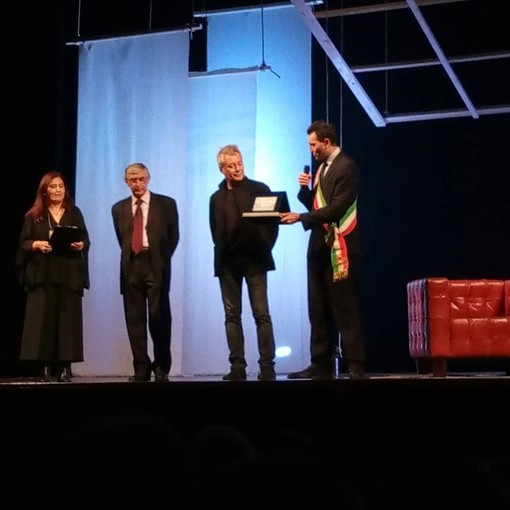 Vigevano, Rassegna Letteraria: consegnato il Premio Nazionale alla Carriera ad Alessandro Baricco
