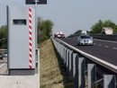 Sfreccia a 255 all’ora vicino a Novara: multa annullata, autovelox non omologato