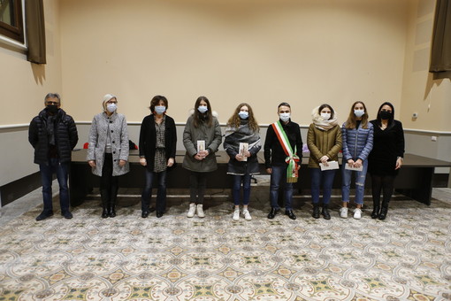 - (FOTONOTIZIA) -  Pieve del Cairo: consegnate quattro borse di studio