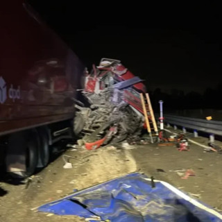 Broni, tragedia in A21: muore un 48enne tamponato da un tir