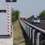 Sfreccia a 255 all’ora vicino a Novara: multa annullata, autovelox non omologato