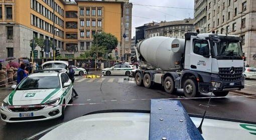 Milano, donna 39enne in bici travolta e uccisa da betoniera