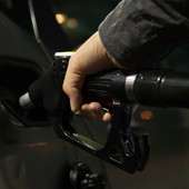 Carburanti sempre più cari: gasolio sopra i 2 euro, benzina a 1,8