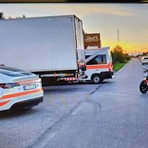 Magenta: scontro camion moto lungo la provinciale per Boffalora, ferito 29enne Magenta: scontro camion moto lungo la provinciale per Boffalora, ferito 29enne