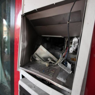 Banda del bancomat, due fermi e un arresto a Milano
