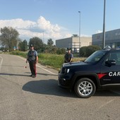Tromello: fugge alla vista dei Carabinieri, 25enne bloccato e denunciato per detenzione di stupefacenti ai fini di spaccio