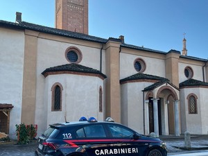 Vidigulfo: tenta di rubare le grondaie in rame della chiesa, 57enne fermato dai carabinieri Vidigulfo: tenta di rubare le grondaie in rame della chiesa, 57enne fermato dai carabinieri
