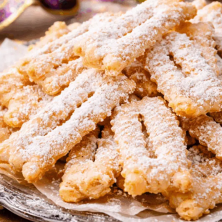 Comune Casorate Primo spende 30 euro per le chiacchiere di Carnevale, "danno erariale"