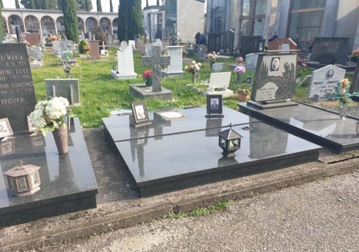 Magenta: furto sacrilego al cimitero, rubate statue in bronzo e vasi in rame Magenta: furto sacrilego al cimitero, rubate statue in bronzo e vasi in rame