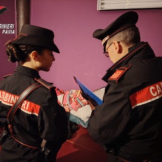 San Martino Siccomario: i carabinieri scoprono un centro massaggi abusivo, lavoratrici in nero e scarse condizioni igieniche