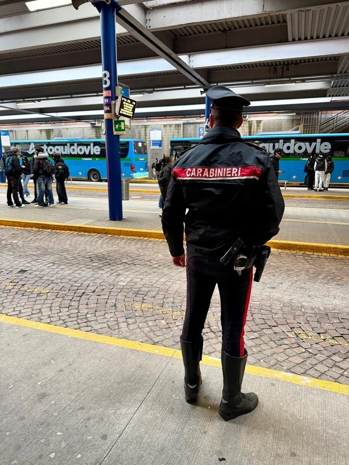 Pavia, controlli alla stazione dei treni e in prossimità delle scuole