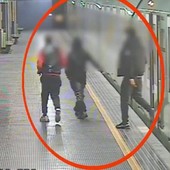 Milano: strappavano collane d’oro ai passeggeri della metropolitana, arrestata banda di giovani ladri Milano: strappavano collane d’oro ai passeggeri della metropolitana, arrestata banda di giovani ladri