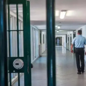 Trecate, arrestato un uomo accusato di violenza sessuale, maltrattamenti e rapina