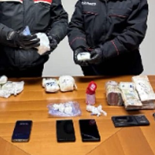 In auto con 1,5 kg di cocaina e oltre 40mila euro, arrestato uomo di Motta Visconti