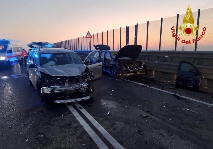 Tragedia ad Ossona: un morto e quattro feriti in un incidente sul cavalcavia della Sp 128 Tragedia ad Ossona: un morto e quattro feriti in un incidente sul cavalcavia della Sp 128