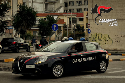 Controlli a tappeto in Oltrepò Pavese: droga, armi e violazione ai domiciliari, denunciati in tre dai Carabinieri Controlli a tappeto in Oltrepò Pavese: droga, armi e violazione ai domiciliari, denunciati in tre dai Carabinieri
