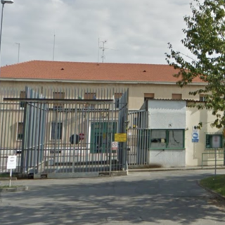 Novara, folle e violenta aggressione di un detenuto del carcere, poliziotto in ospedale