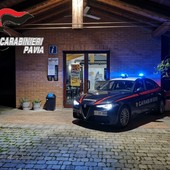Certosa di Pavia, tenta la spaccata nella notte in un negozio: sorpreso dai carabinieri