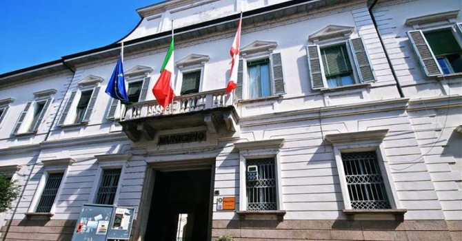 Vigevano: Albero di Natale in piazza Ducale, la nota del comune