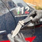 Pavia: si presenta in procura con un coltello a serramanico, scatta la denuncia