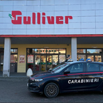 Mortara: rapina al supermercato, cassiera aggredita e presenti minacciati con una catena Mortara: rapina al supermercato, cassiera aggredita e presenti minacciati con una catena