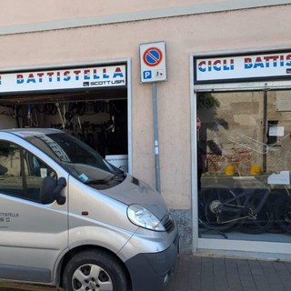 Magenta: spaccata da cicli Battistella, commando di malviventi ruba le biciclette di valore