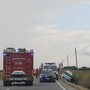 Cerano, auto finisce nel canale lungo la provinciale