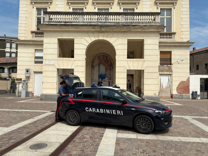 Mortara: evade dagli arresti domiciliari, 23enne sorpreso in strada e prontamente denunciato dai Carabinieri Mortara: evade dagli arresti domiciliari, 23enne sorpreso in strada e prontamente denunciato dai Carabinieri