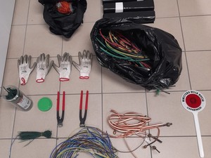 Siziano, sopresi dai Carabinieri mentre rubano rame. Due arresti